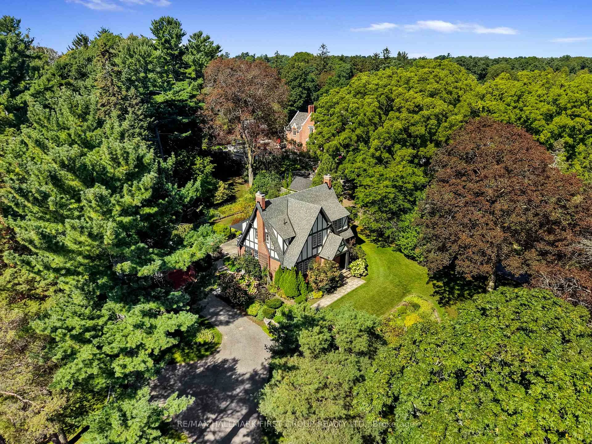 Photo of 36 Pine Street N