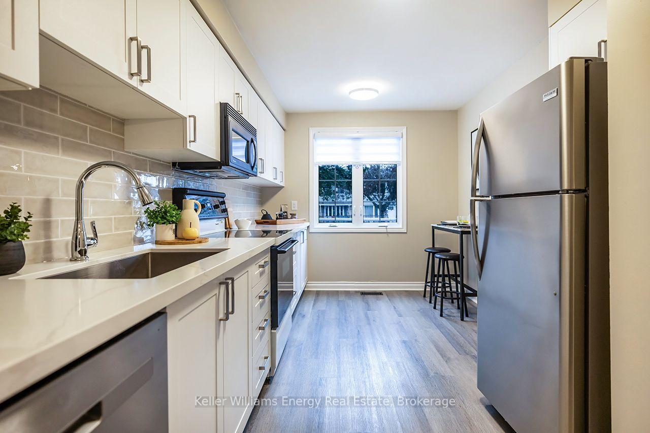 Photo 33 of 340 Pompano Court, Oshawa, Samac — HOMEH