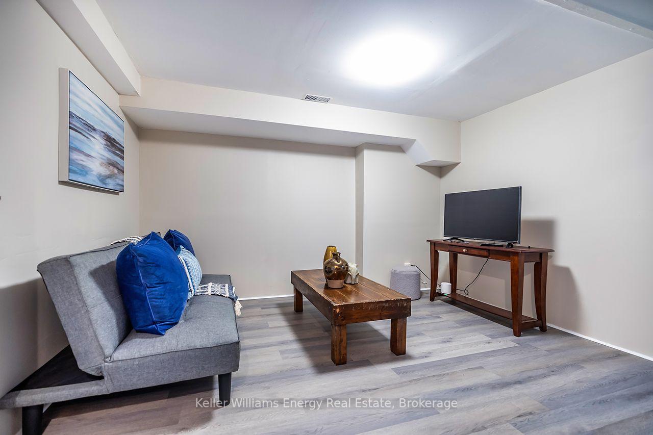Photo 70 of 340 Pompano Court, Oshawa, Samac — HOMEH