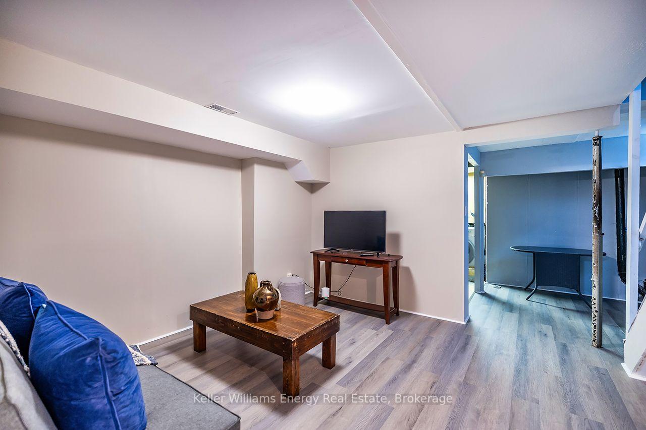 Photo 72 of 340 Pompano Court, Oshawa, Samac — HOMEH