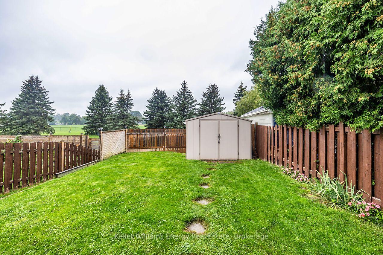 Photo 7 of 340 Pompano Court, Oshawa, Samac — HOMEH