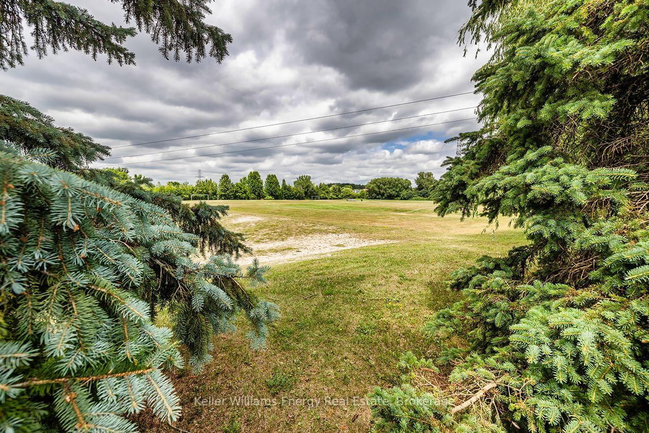 Photo 89 of 340 Pompano Court, Oshawa, Samac — HOMEH