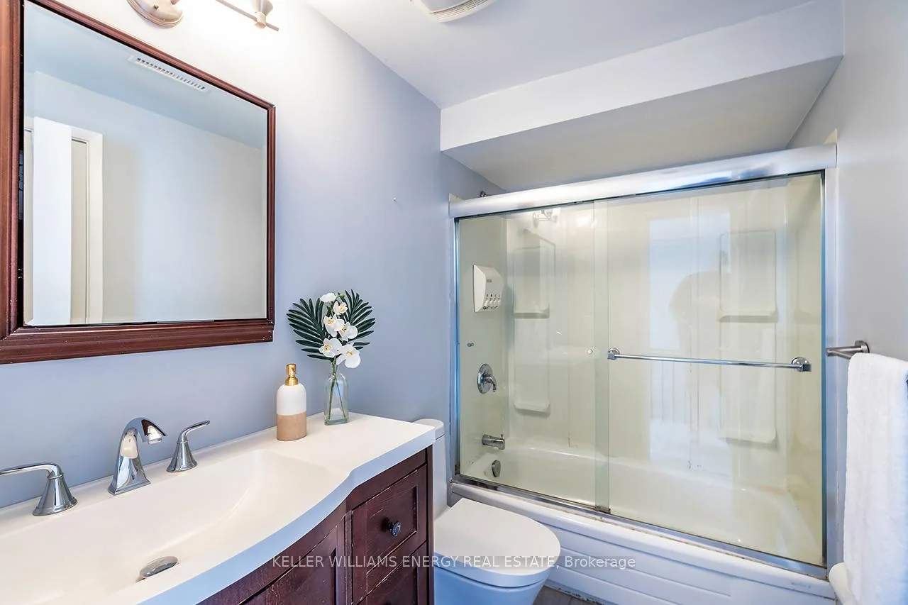 Photo 58 of 340 Pompano Court, Oshawa, Samac — HOMEH