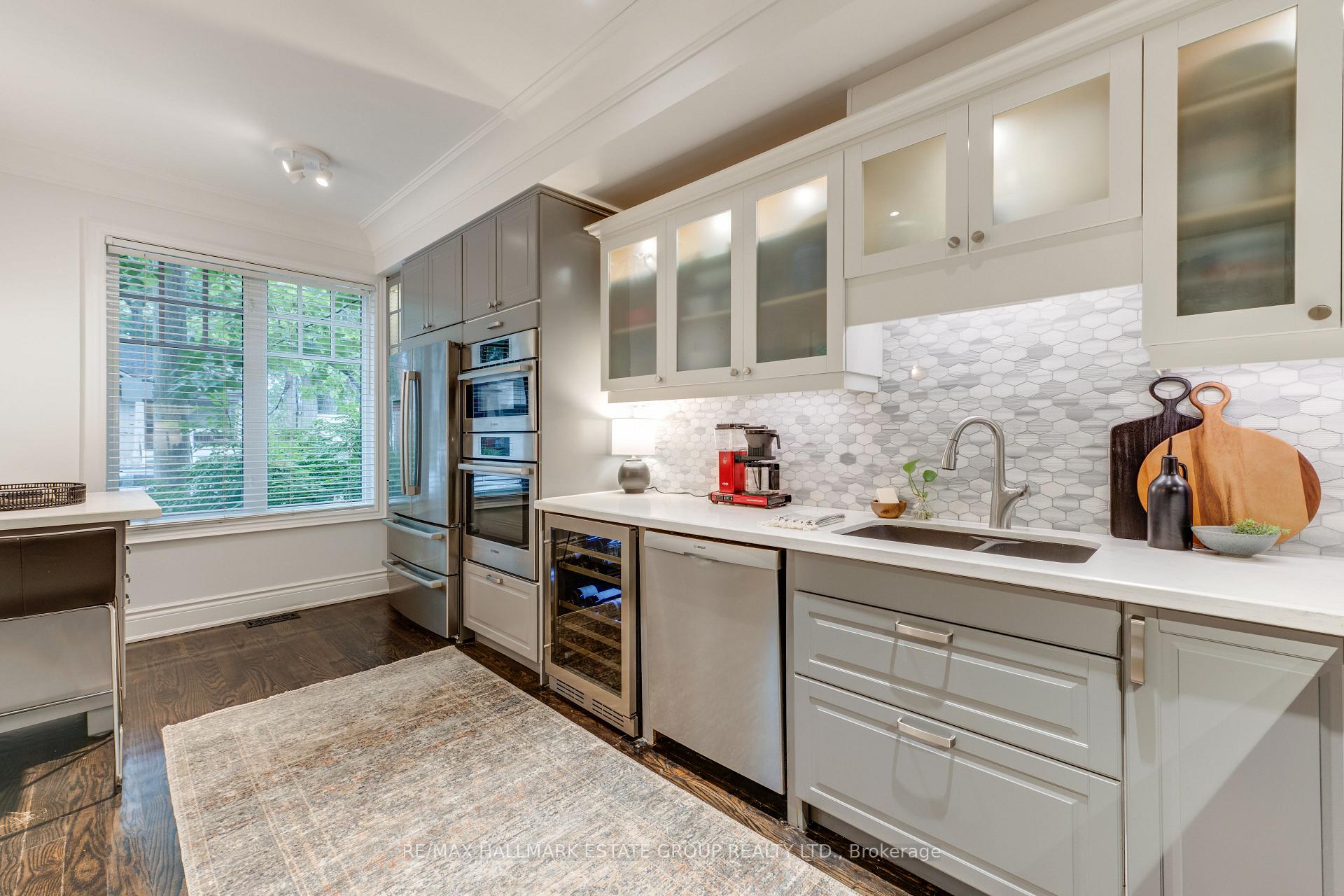 Photo 4 of 6B Scarborough Road, Toronto, The Beaches — HOMEH