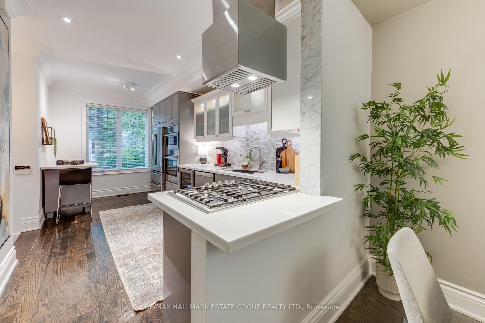 Photo 7 of 6B Scarborough Road, Toronto, The Beaches — HOMEH