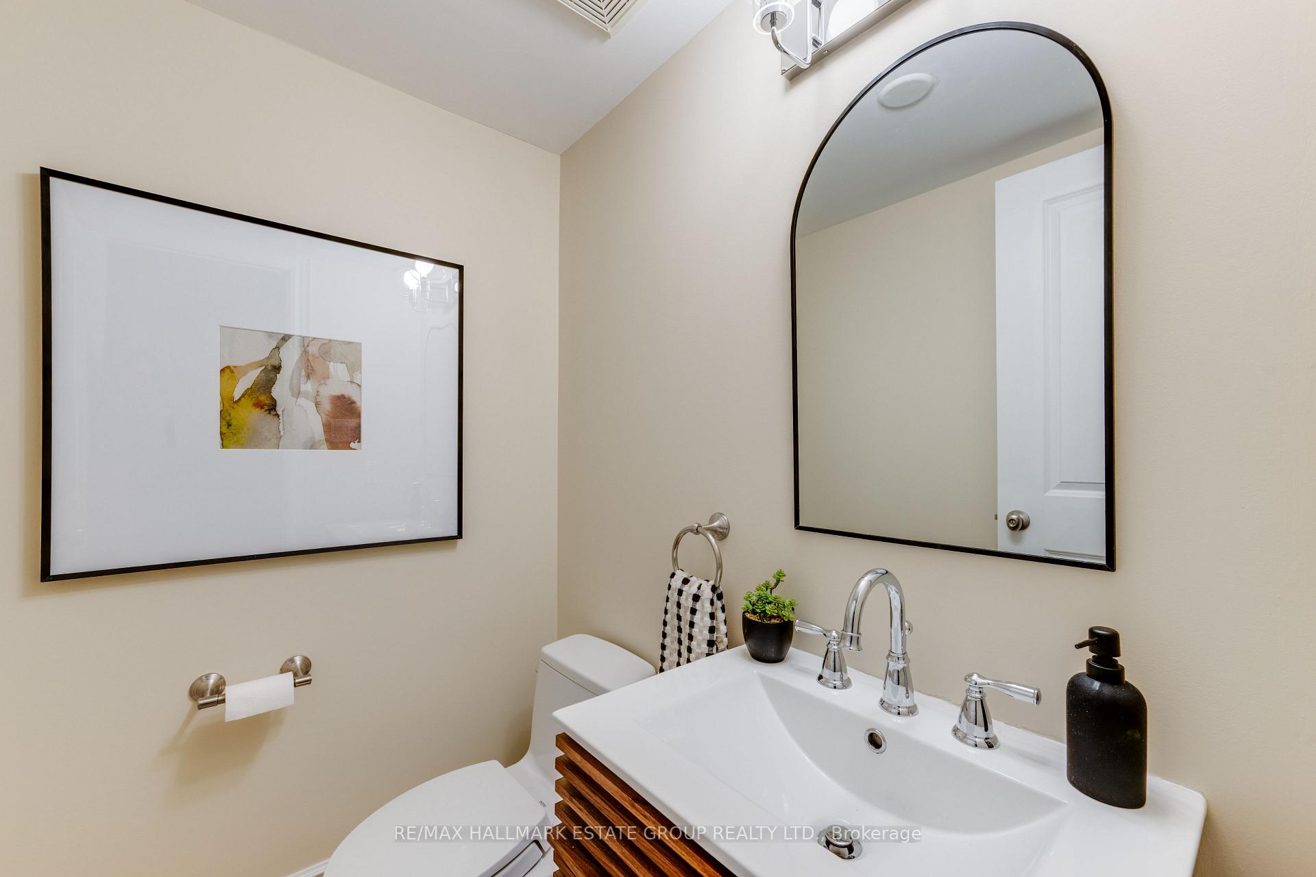 Photo 18 of 6B Scarborough Road, Toronto, The Beaches — HOMEH