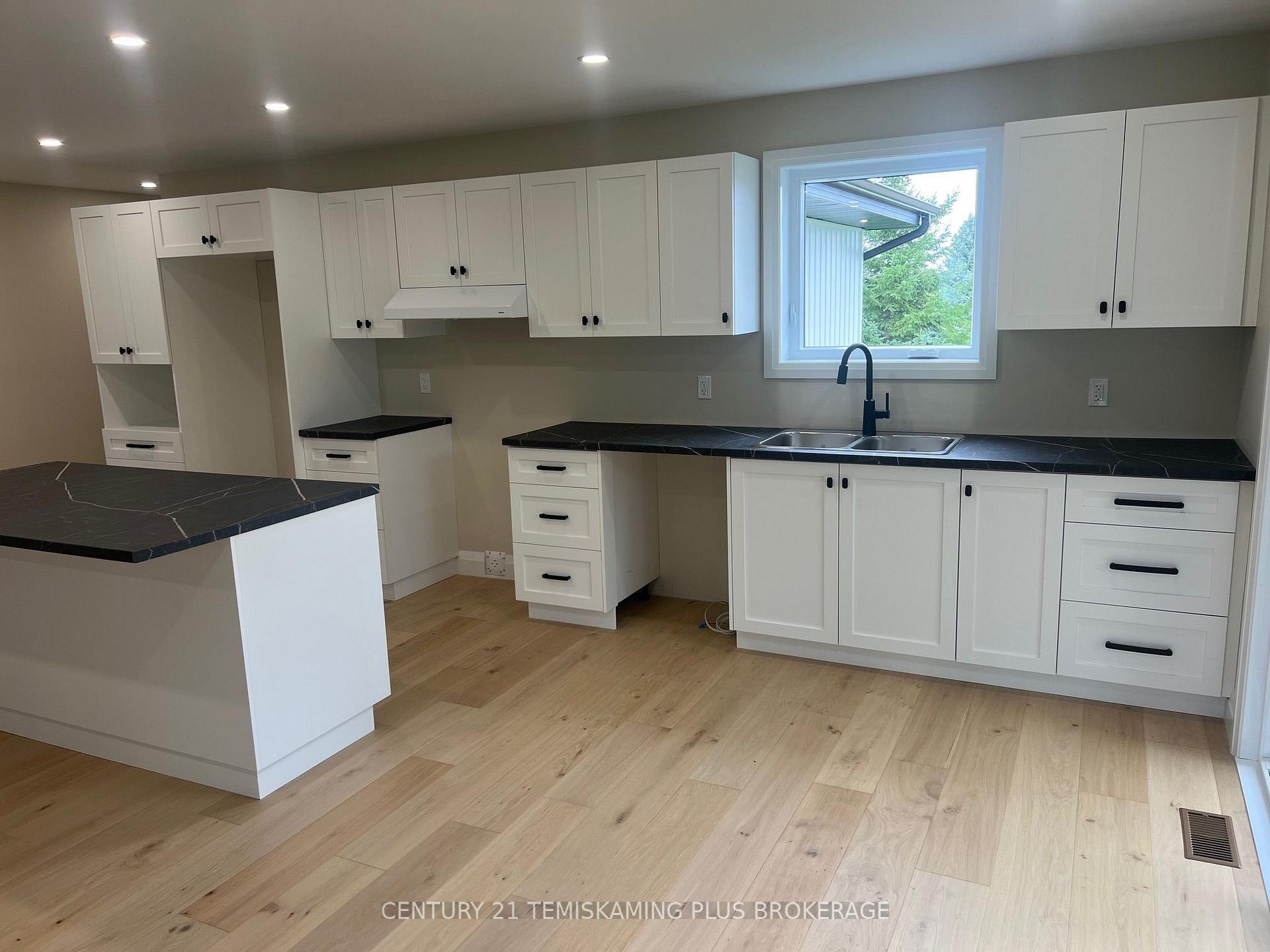 Photo 3 of 377 Joyal Drive, Temiskaming Shores, Haileybury — HOMEH