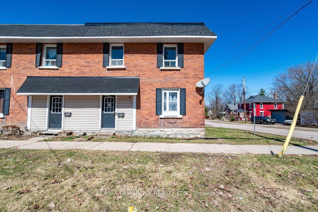 Photo 1 of 503 Miller Street, Pembroke, Pembroke — HOMEH