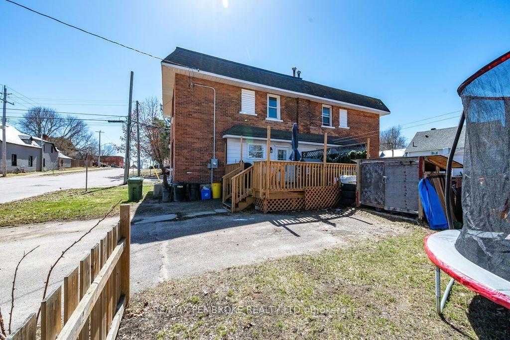 Photo 3 of 503 Miller Street, Pembroke, Pembroke — HOMEH