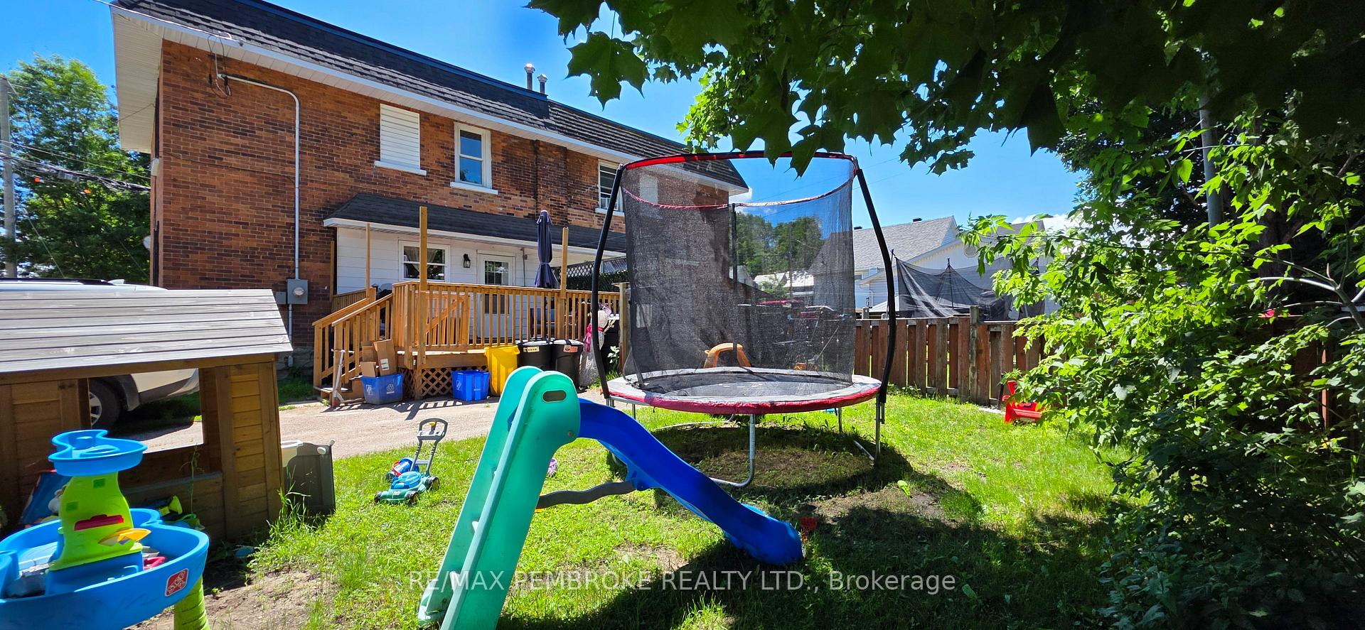 Photo 6 of 503 Miller Street, Pembroke, Pembroke — HOMEH
