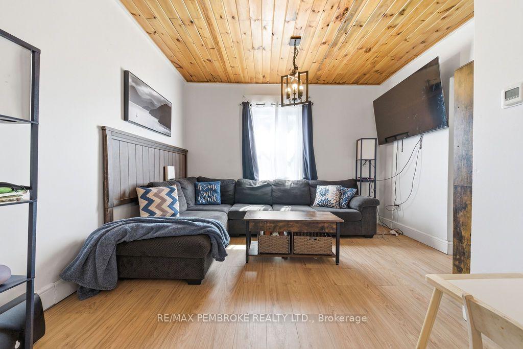 Photo 7 of 503 Miller Street, Pembroke, Pembroke — HOMEH