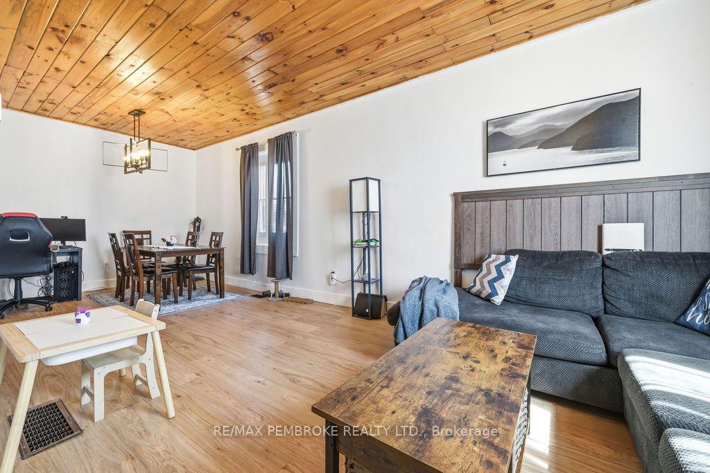 Photo 8 of 503 Miller Street, Pembroke, Pembroke — HOMEH