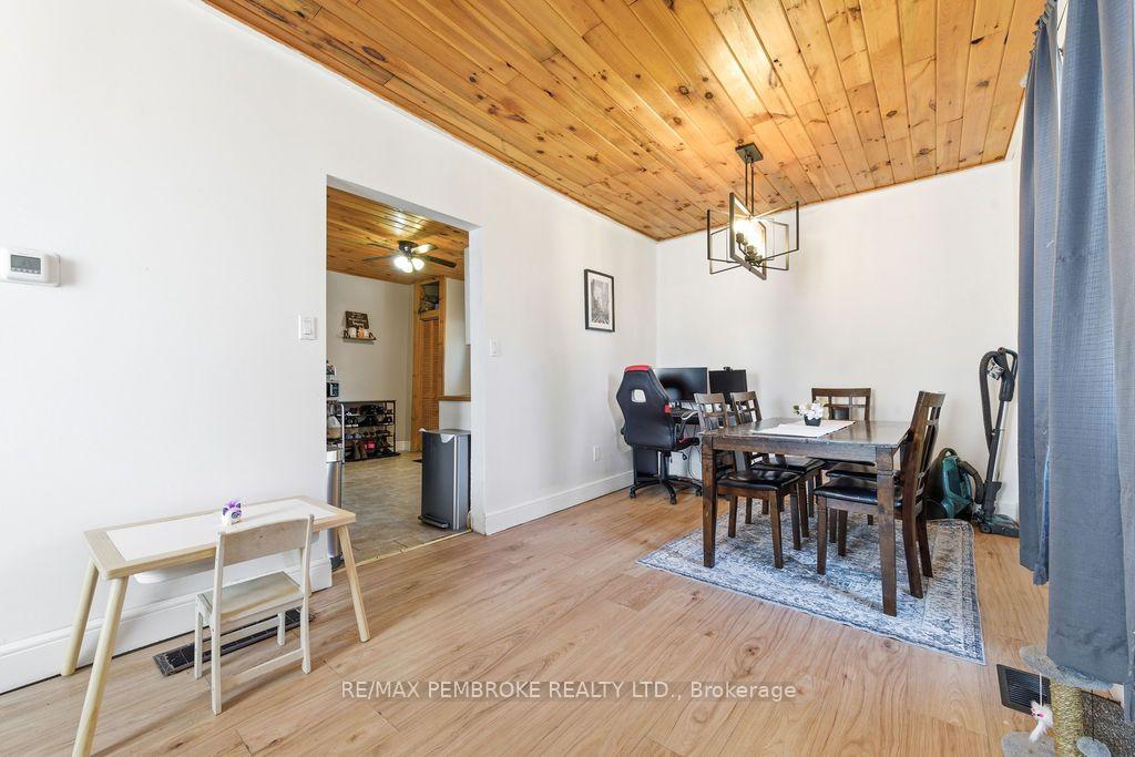Photo 10 of 503 Miller Street, Pembroke, Pembroke — HOMEH