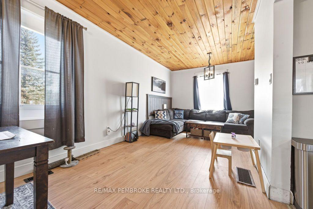 Photo 11 of 503 Miller Street, Pembroke, Pembroke — HOMEH