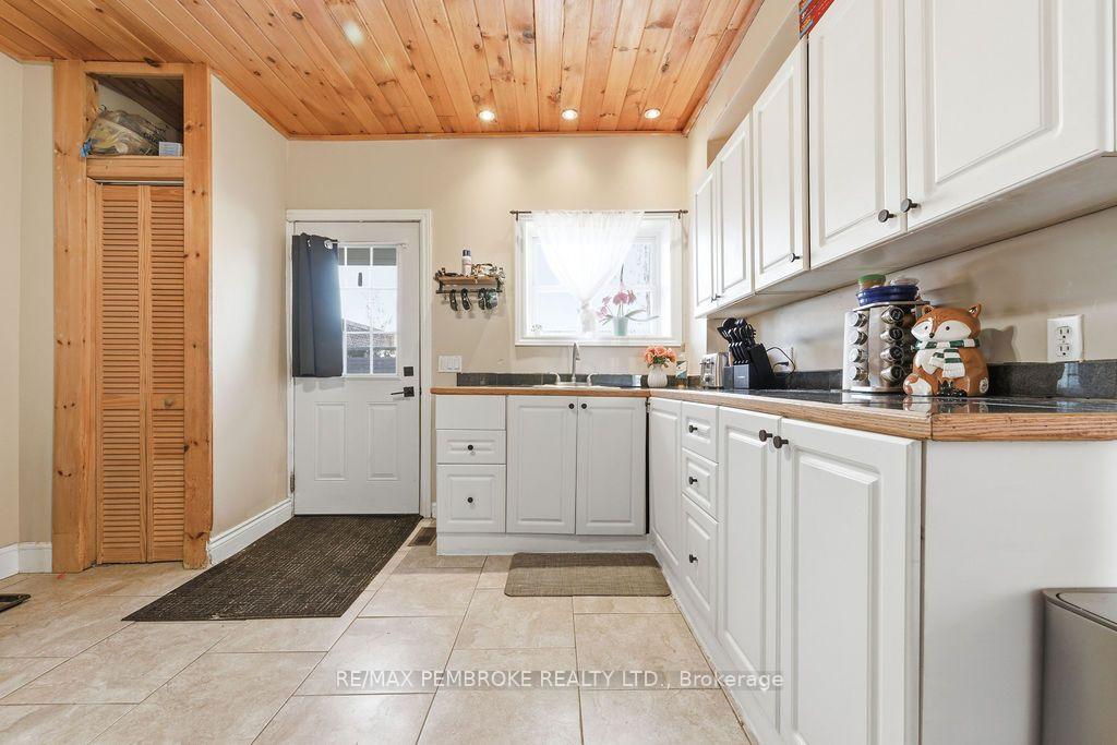 Photo 12 of 503 Miller Street, Pembroke, Pembroke — HOMEH