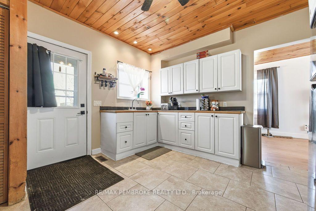 Photo 13 of 503 Miller Street, Pembroke, Pembroke — HOMEH