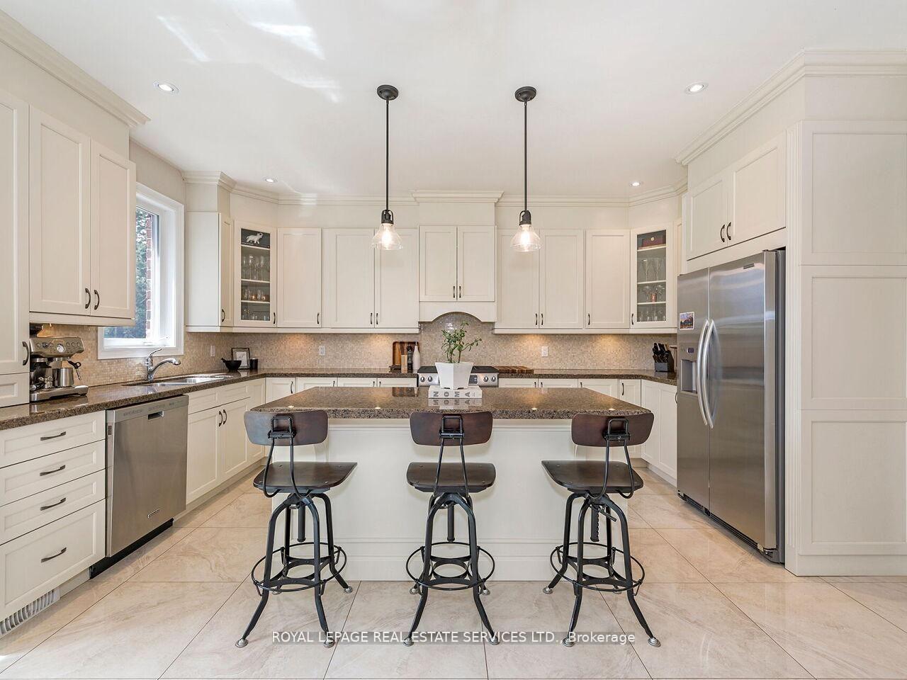 Photo 14 of 24 Jopling Avenue N, Etobicoke, Islington-City Centre West — HOMEH