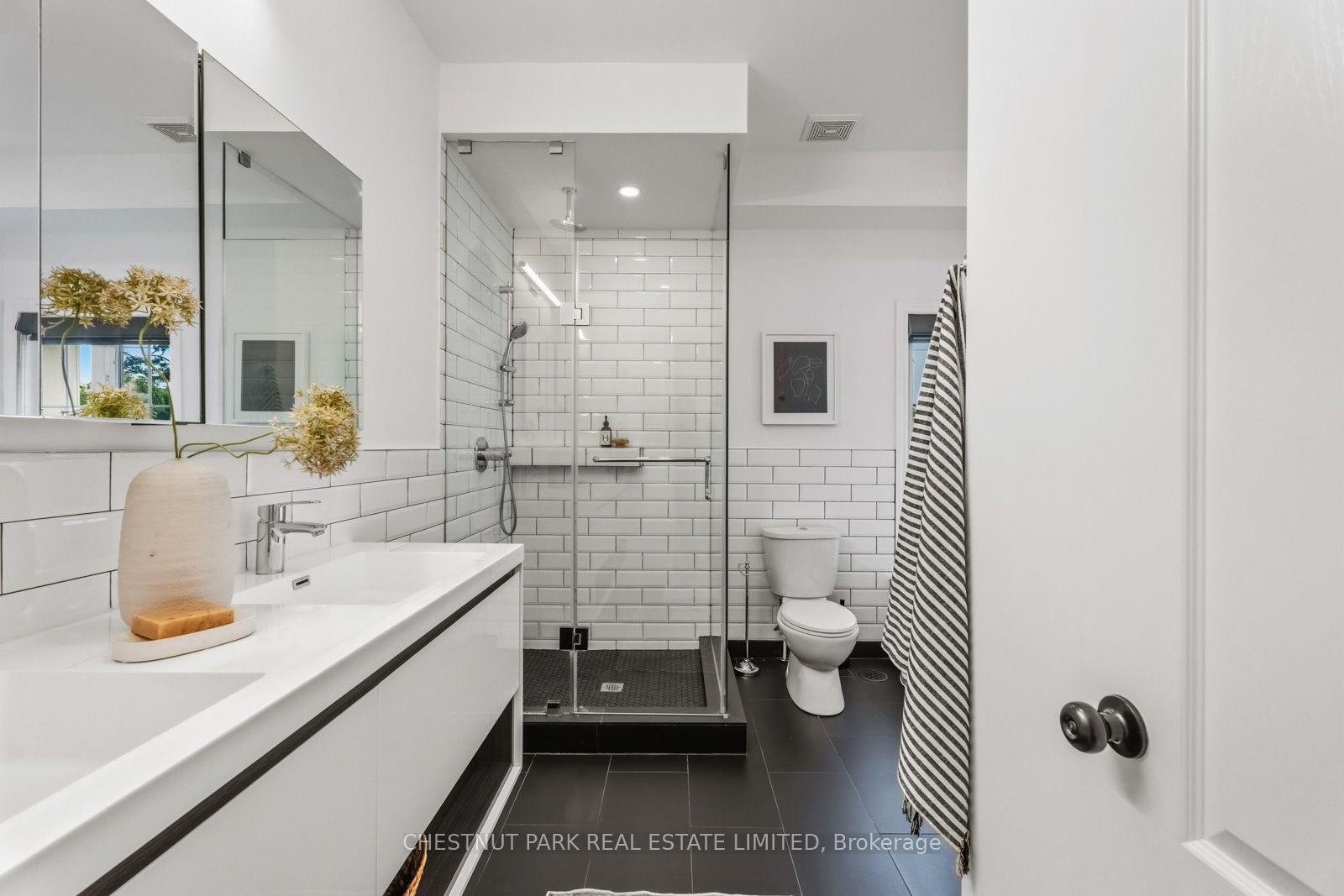 Photo 25 of 1437 Queen Street E, Toronto, Greenwood-Coxwell — HOMEH
