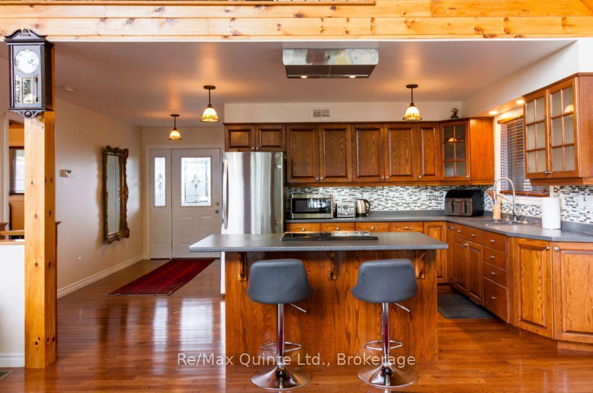 Photo 5 of 869 Third Concession Road, Greater Napanee — HOMEH
