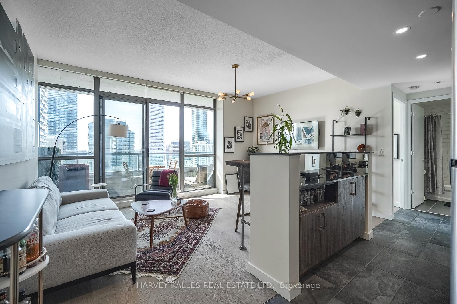 Photo 4 of Unit 2504, 281 Mutual Street, Toronto, Church-Yonge Corridor — HOMEH