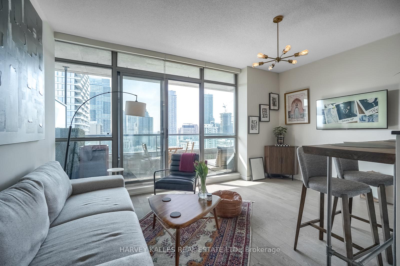 Photo 5 of Unit 2504, 281 Mutual Street, Toronto, Church-Yonge Corridor — HOMEH
