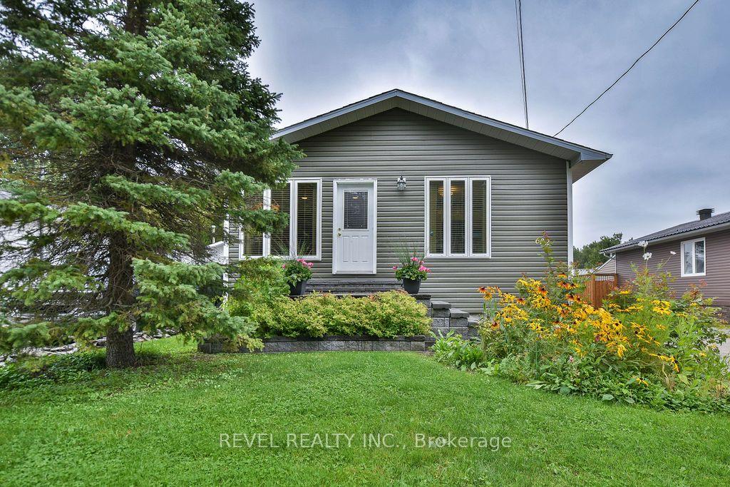 Photo 2 of 622 Norman Street, Timmins, MTJ - Main Area — HOMEH