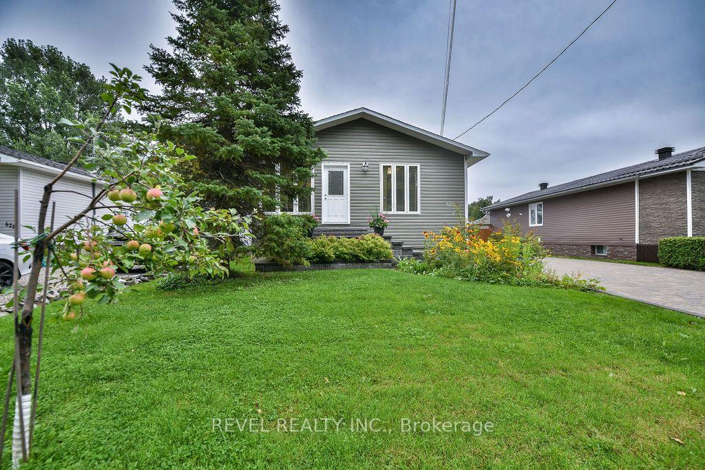 Photo 4 of 622 Norman Street, Timmins, MTJ - Main Area — HOMEH