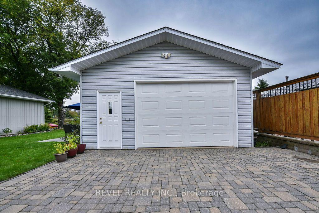 Photo 6 of 622 Norman Street, Timmins, MTJ - Main Area — HOMEH