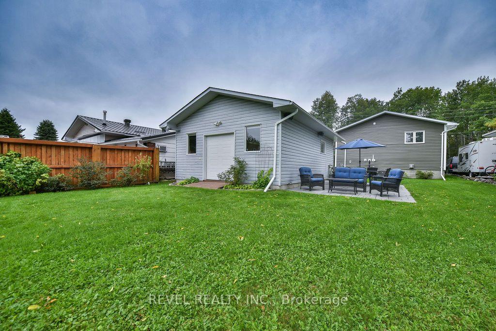 Photo 8 of 622 Norman Street, Timmins, MTJ - Main Area — HOMEH
