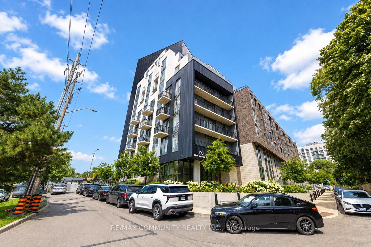 Front of Unit 320, 90 Glen Everest Road