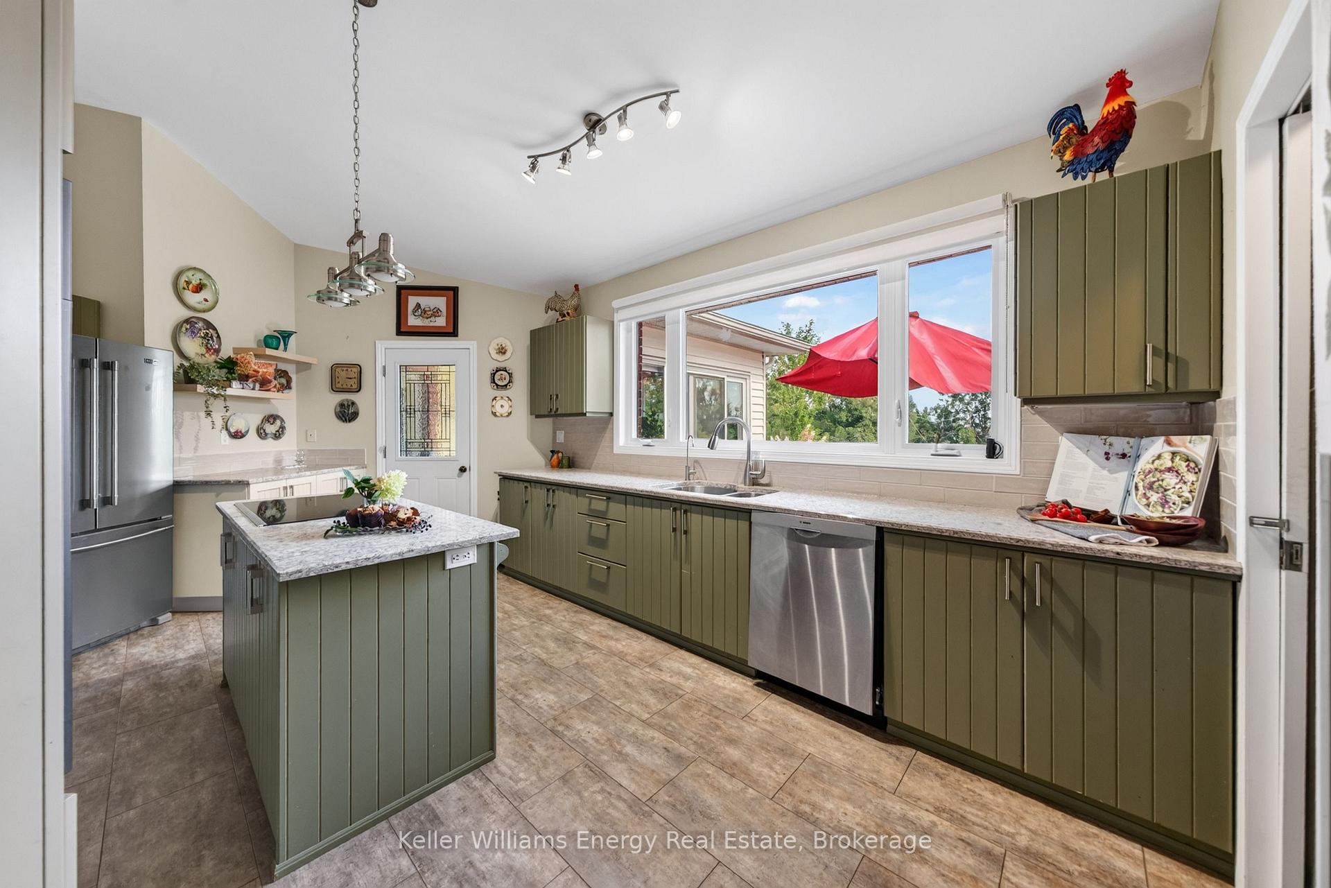Photo 7 of 89 Smith's Bay Avenue, Prince Edward County, North Marysburg Ward — HOMEH
