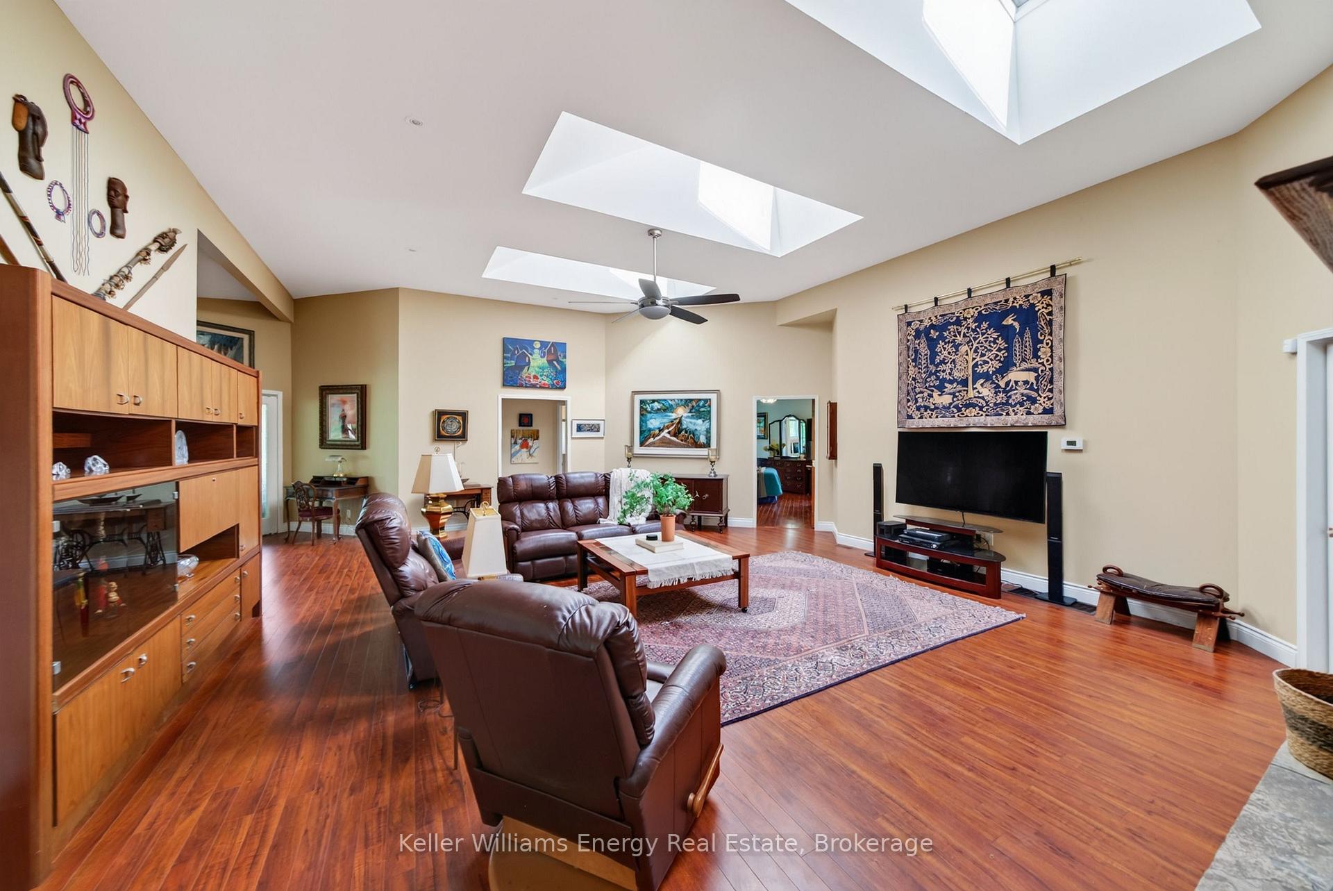 Photo 12 of 89 Smith's Bay Avenue, Prince Edward County, North Marysburg Ward — HOMEH