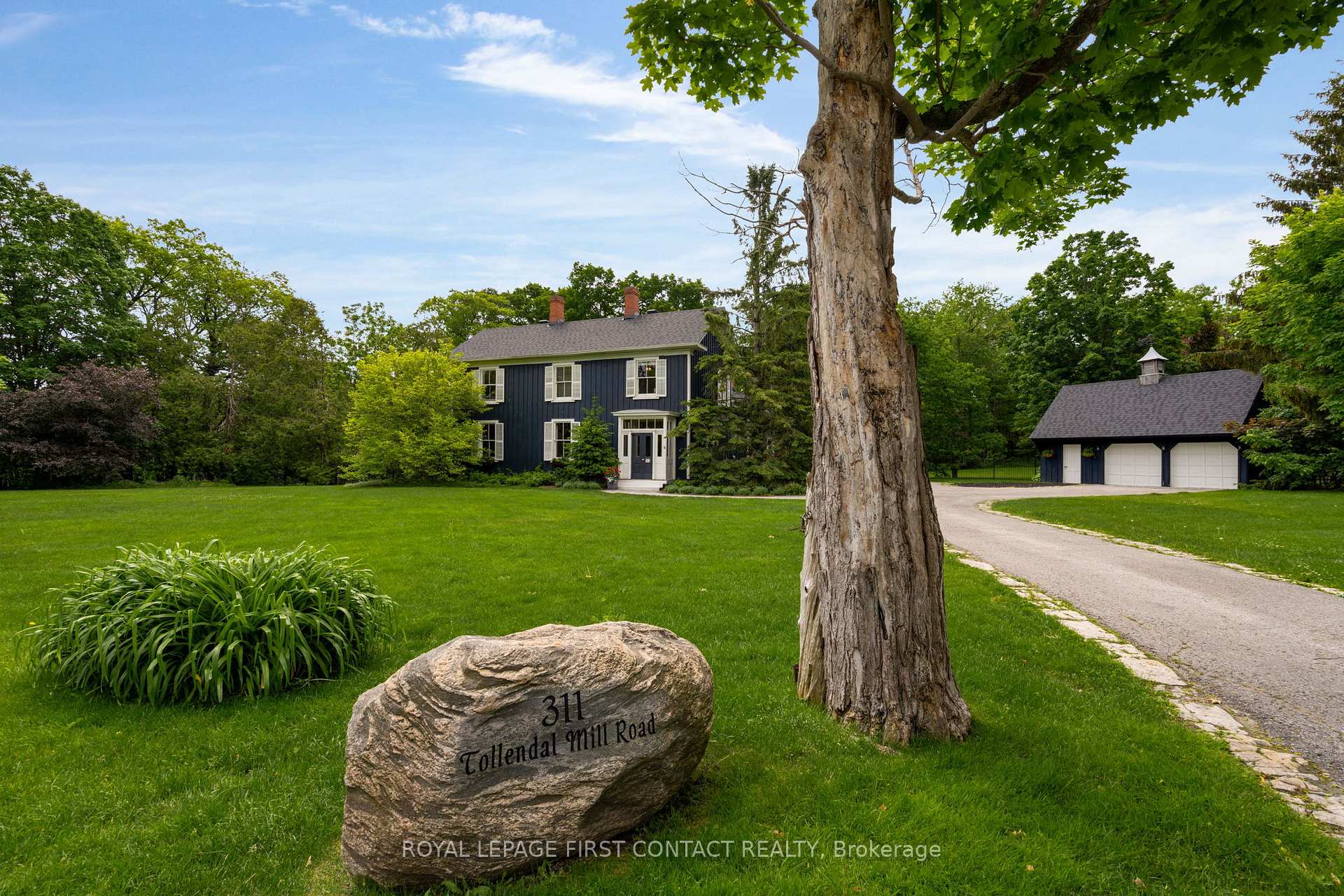 Photo 3 of 311 Tollendal Mill Road, Barrie, South Shore — HOMEH