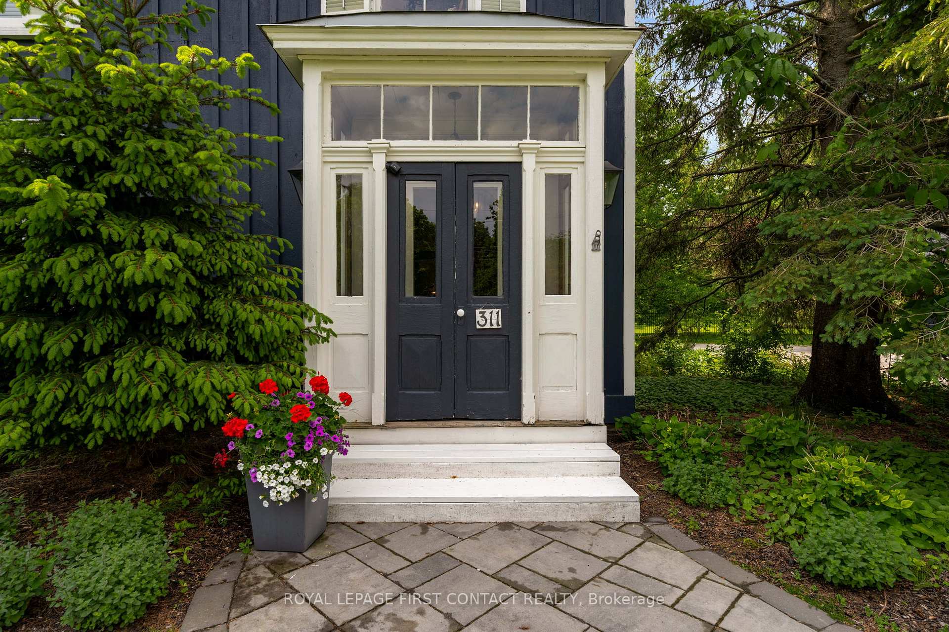 Photo 4 of 311 Tollendal Mill Road, Barrie, South Shore — HOMEH