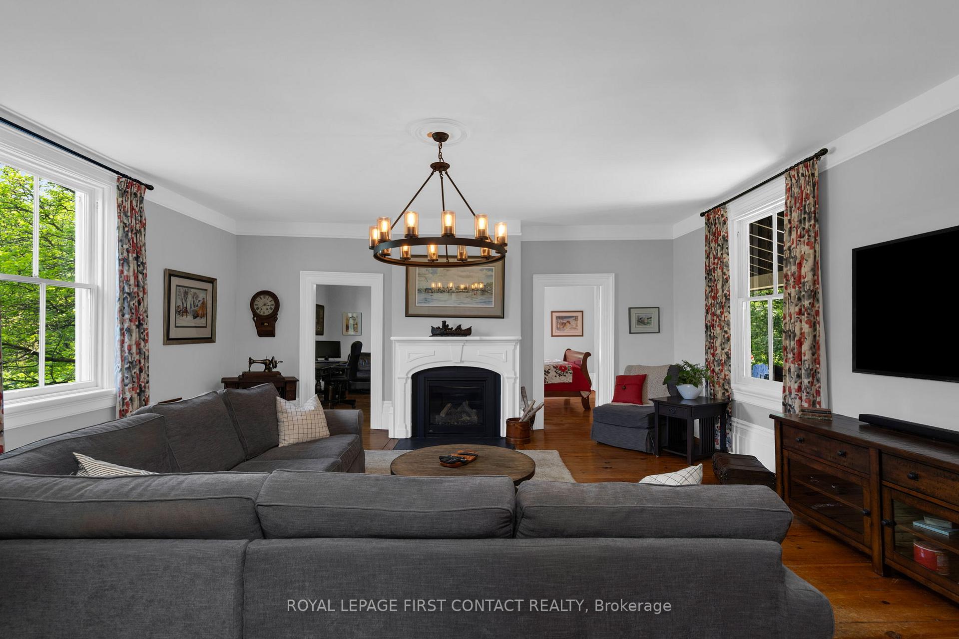 Photo 11 of 311 Tollendal Mill Road, Barrie, South Shore — HOMEH