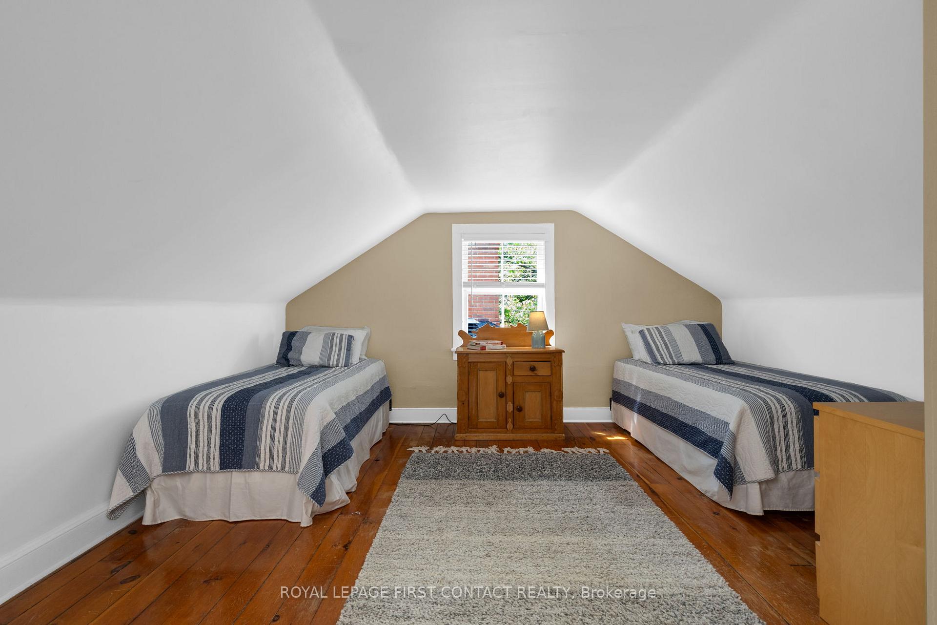 Photo 31 of 311 Tollendal Mill Road, Barrie, South Shore — HOMEH