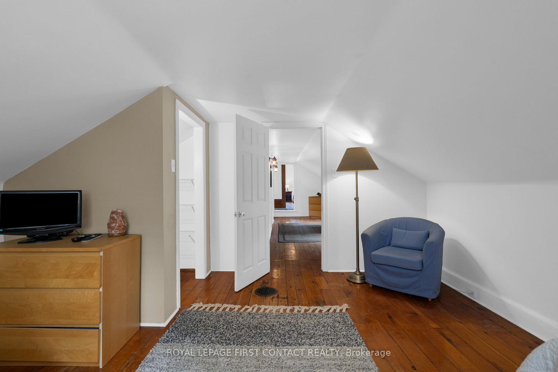 Photo 32 of 311 Tollendal Mill Road, Barrie, South Shore — HOMEH