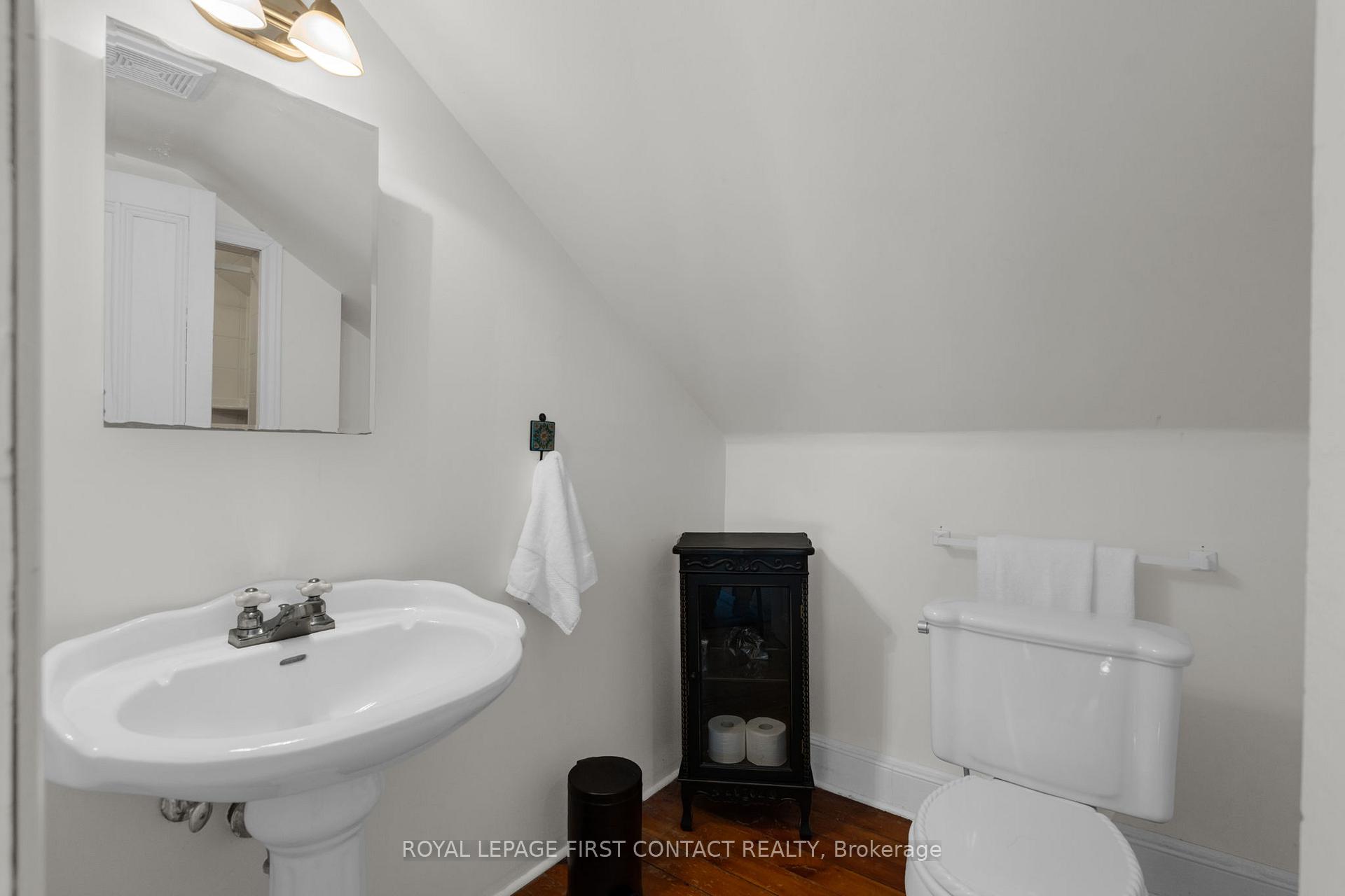 Photo 34 of 311 Tollendal Mill Road, Barrie, South Shore — HOMEH