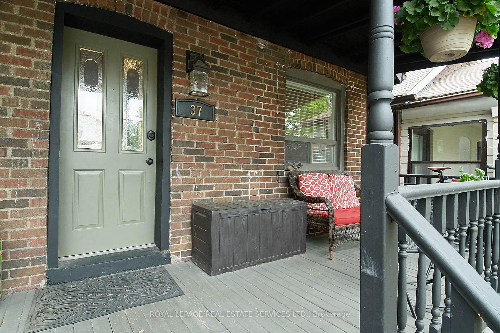 Photo 6 of 37 Seventeenth Street, Etobicoke, New Toronto — HOMEH