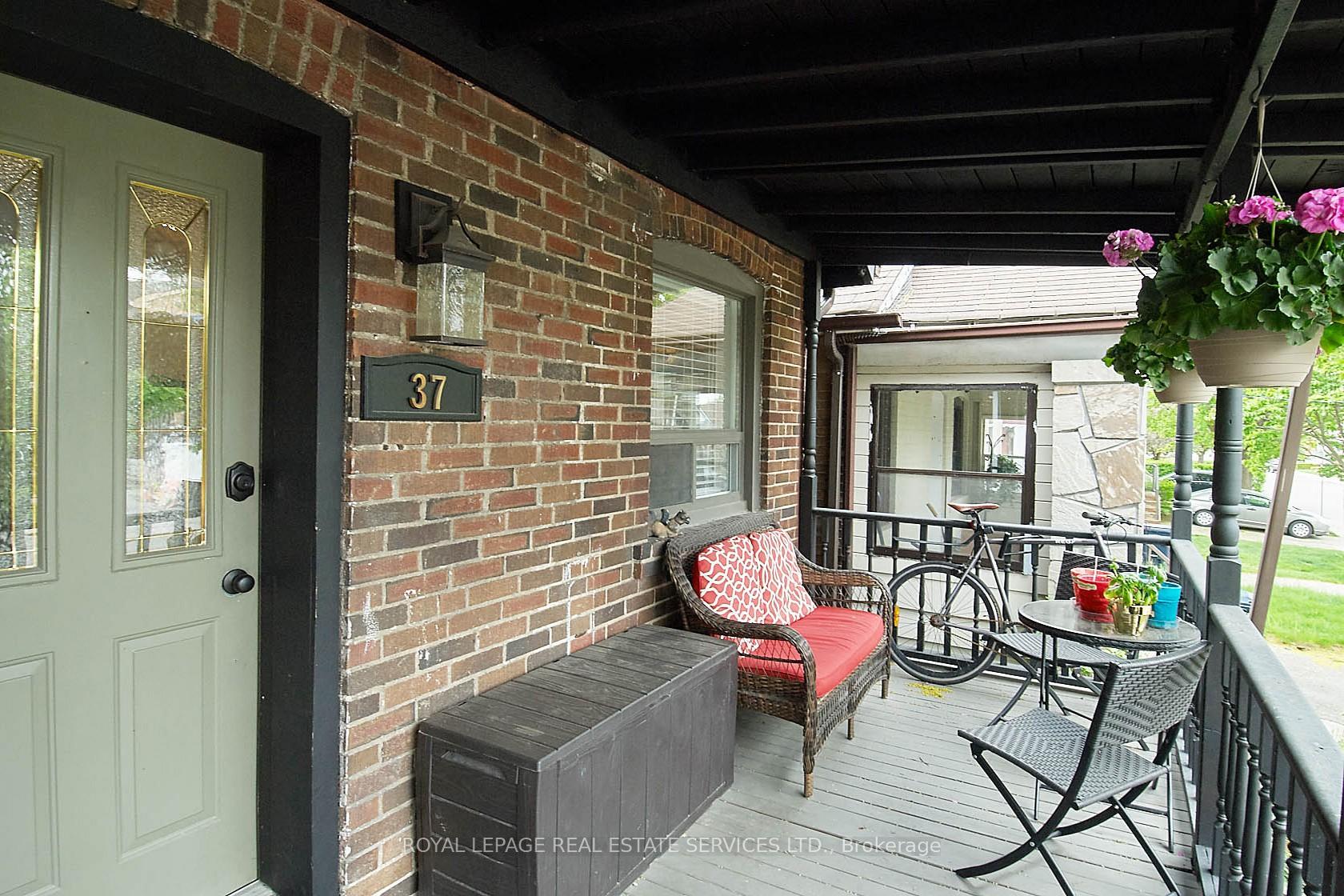 Photo 8 of 37 Seventeenth Street, Etobicoke, New Toronto — HOMEH