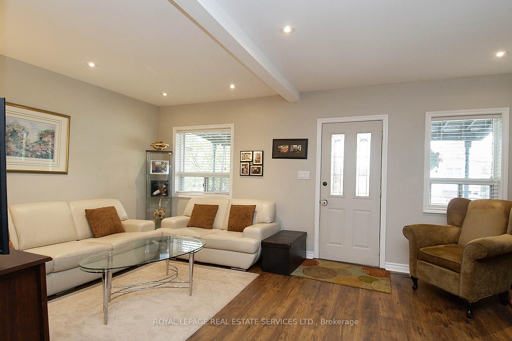Photo 10 of 37 Seventeenth Street, Etobicoke, New Toronto — HOMEH