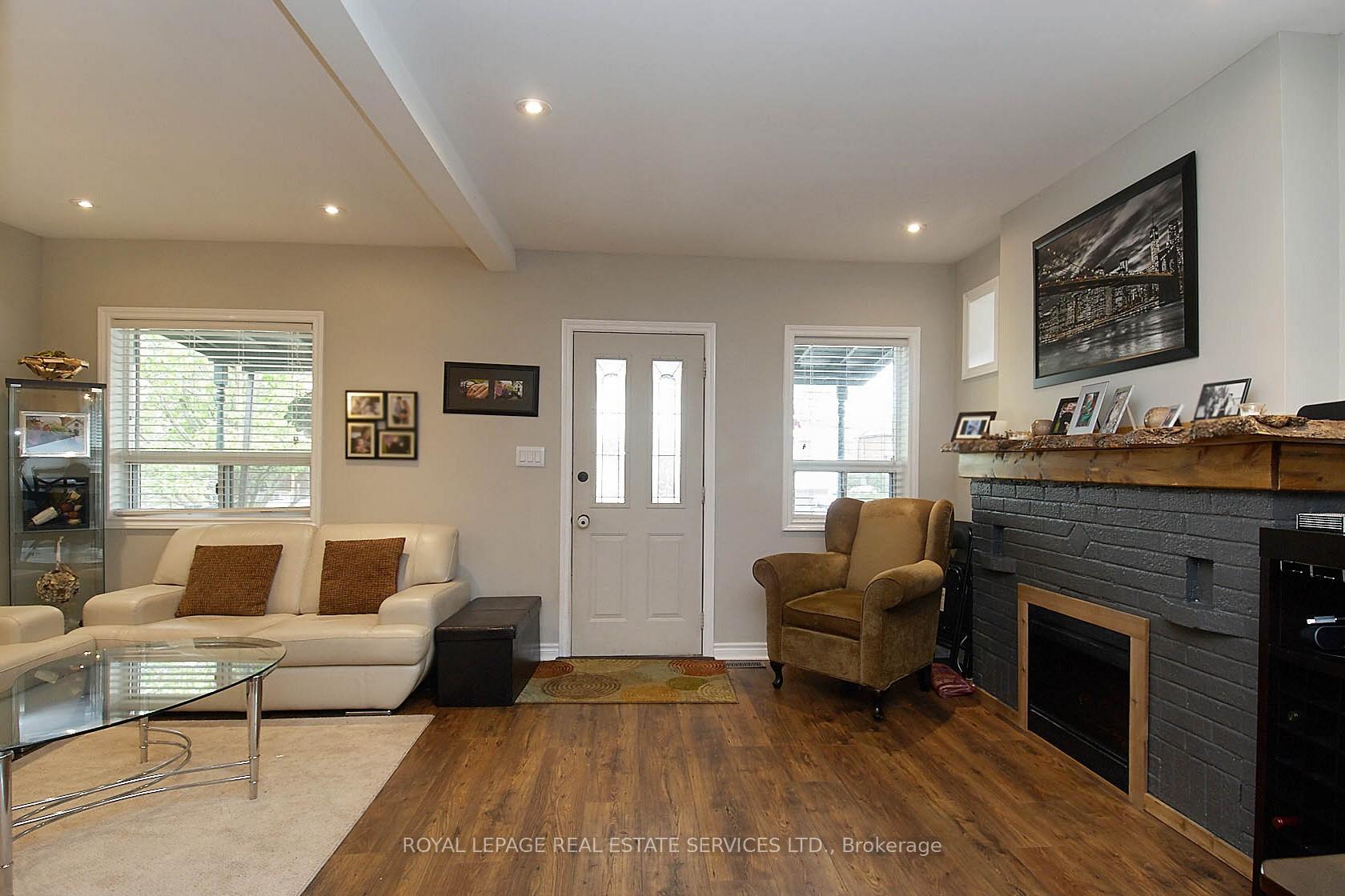 Photo 14 of 37 Seventeenth Street, Etobicoke, New Toronto — HOMEH