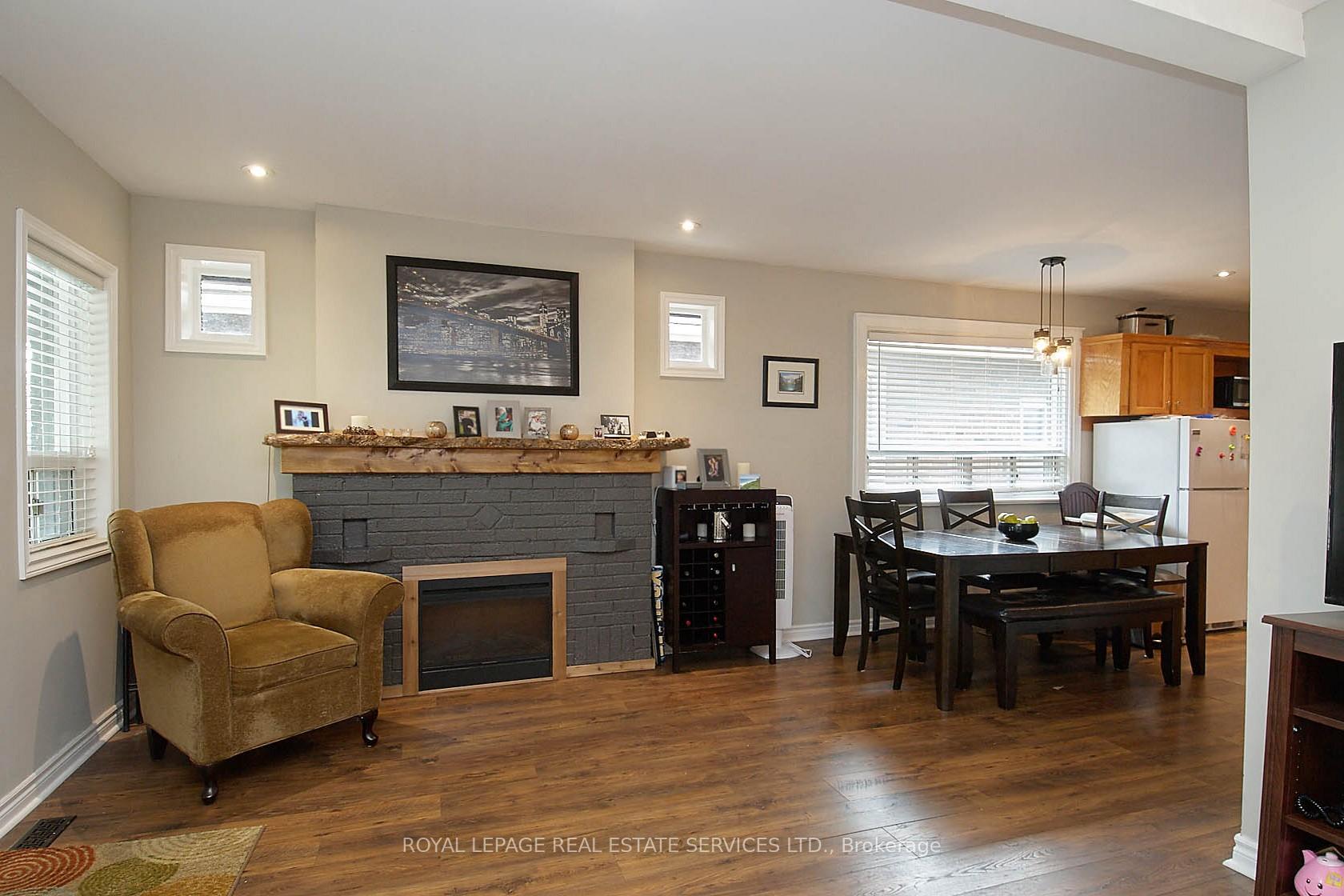 Photo 16 of 37 Seventeenth Street, Etobicoke, New Toronto — HOMEH