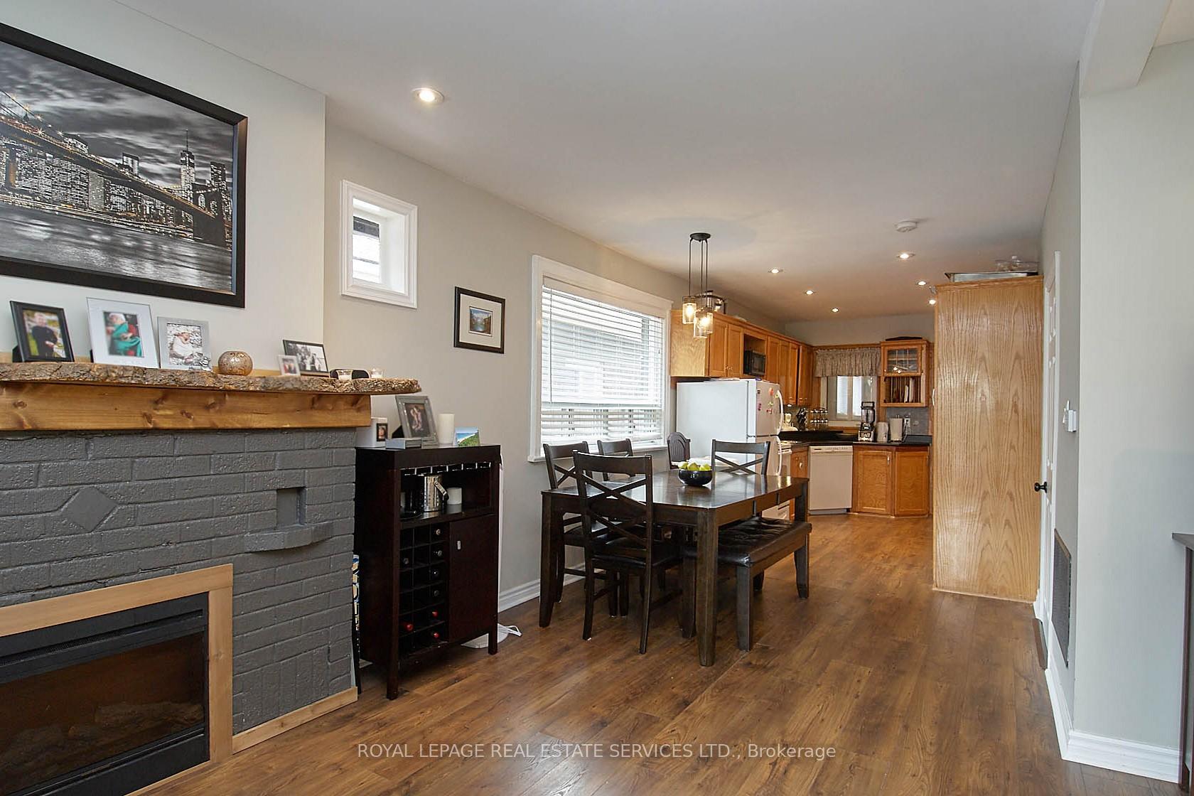 Photo 18 of 37 Seventeenth Street, Etobicoke, New Toronto — HOMEH