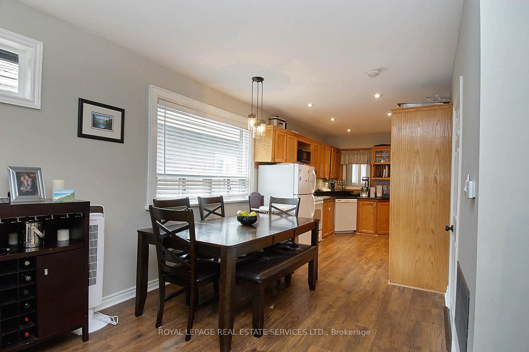 Photo 20 of 37 Seventeenth Street, Etobicoke, New Toronto — HOMEH