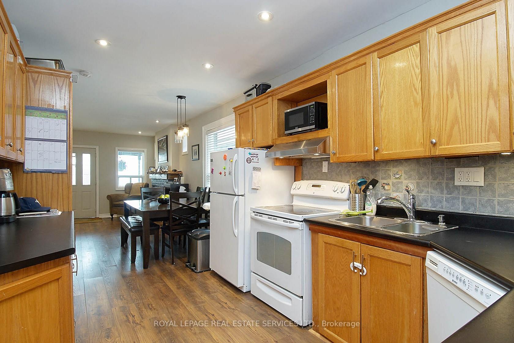 Photo 26 of 37 Seventeenth Street, Etobicoke, New Toronto — HOMEH