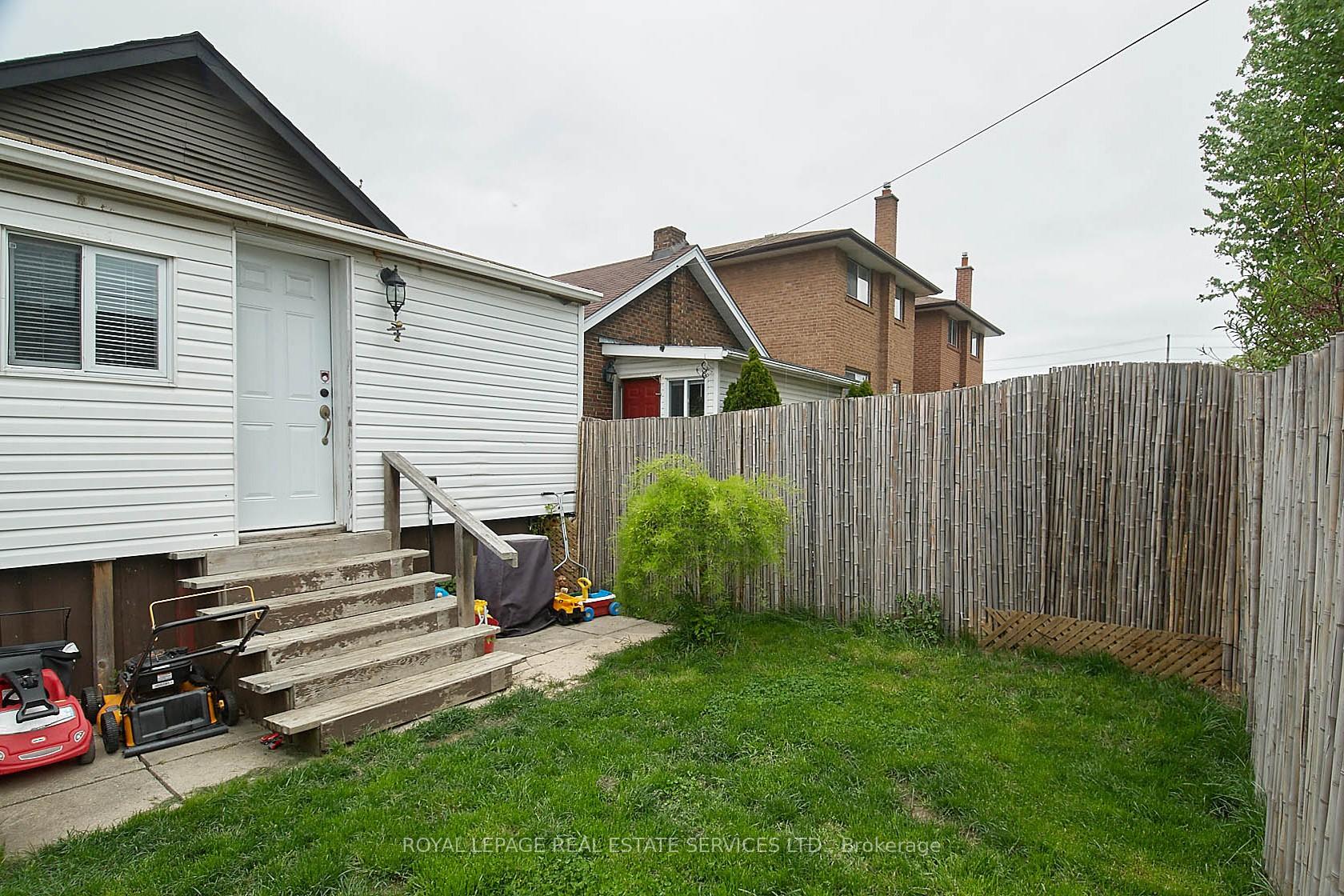 Photo 62 of 37 Seventeenth Street, Etobicoke, New Toronto — HOMEH