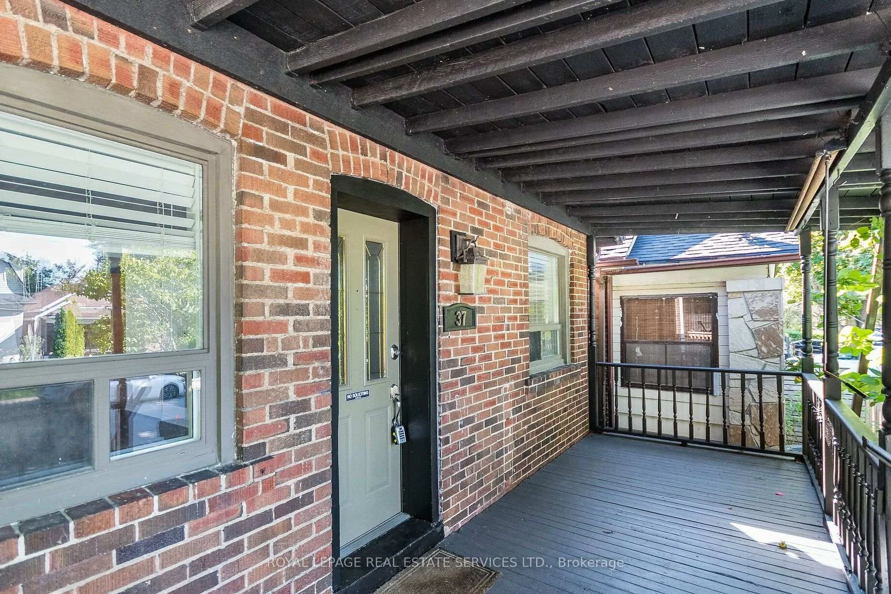 Photo 11 of 37 Seventeenth Street, Etobicoke, New Toronto — HOMEH