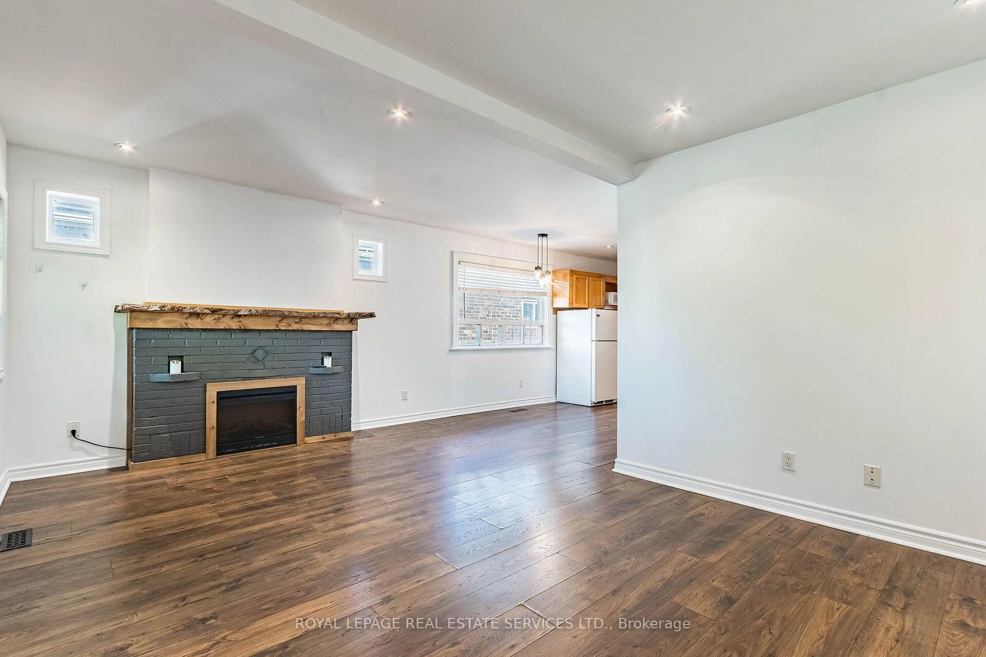 Photo 23 of 37 Seventeenth Street, Etobicoke, New Toronto — HOMEH