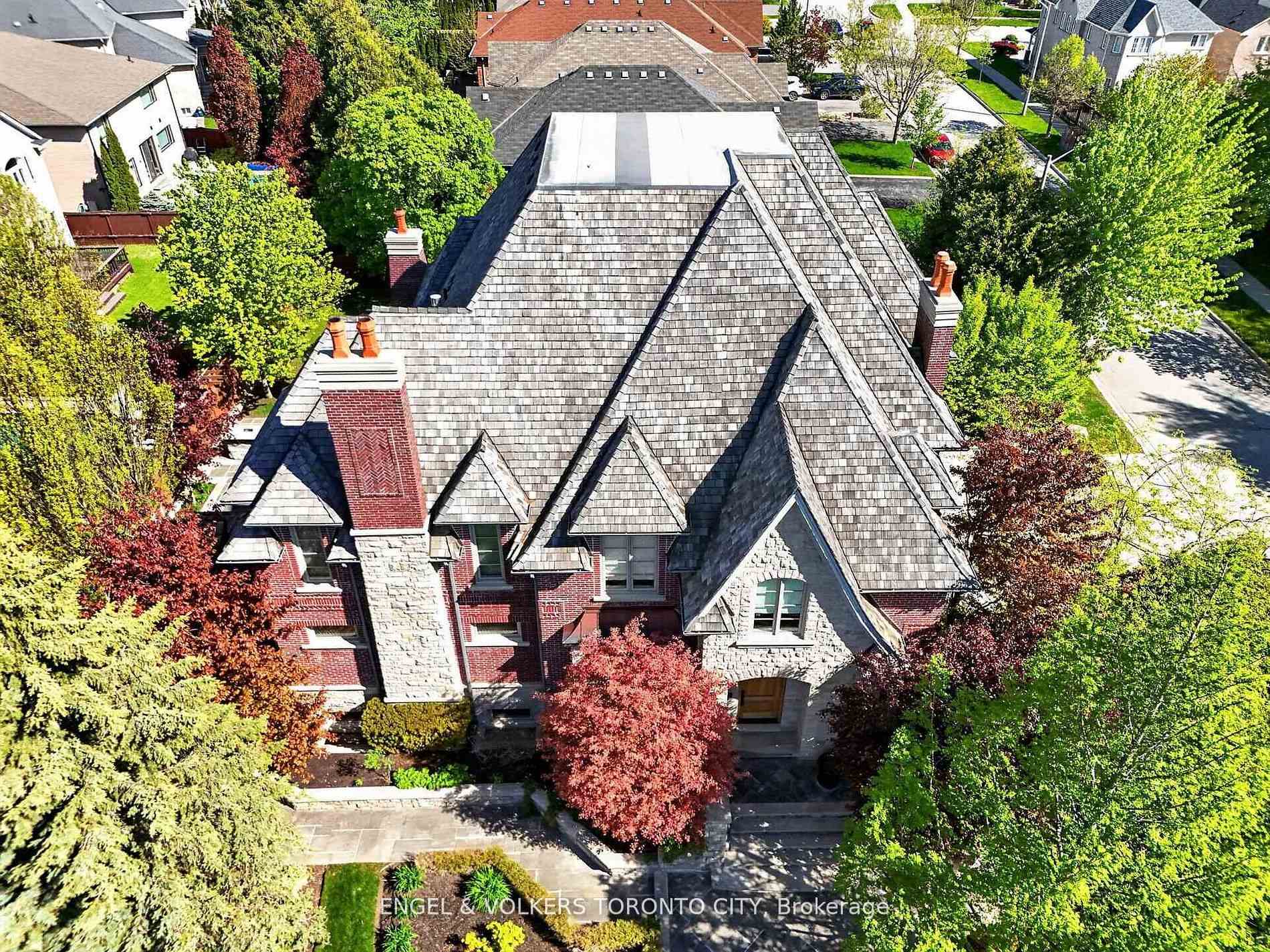 Photo 2 of 28 Long Hill Drive, Richmond Hill, Jefferson — HOMEH